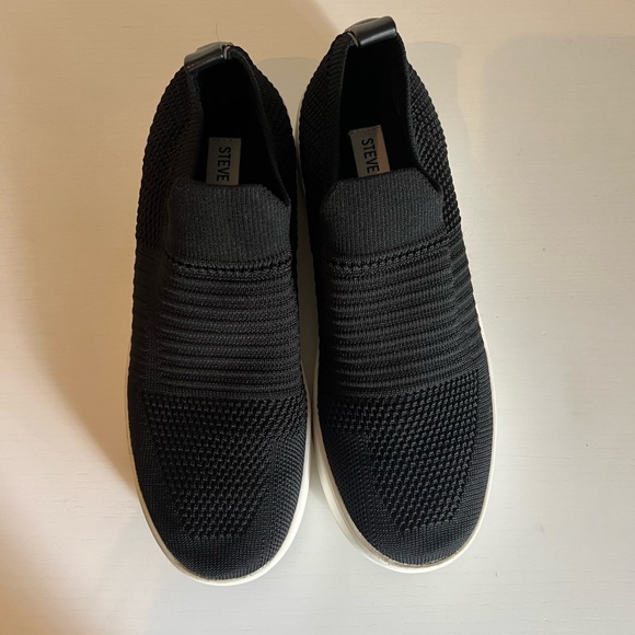 Steve Madden Beale Sneaker - Picture 3 of 5